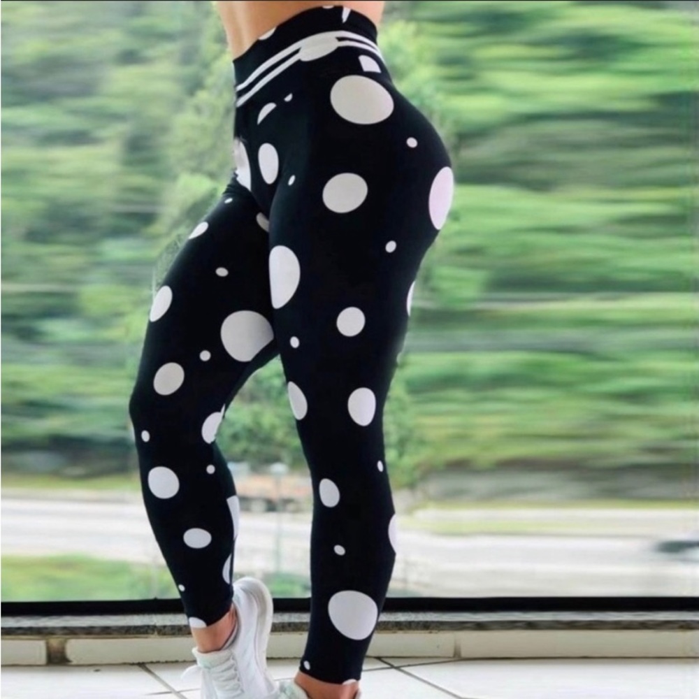 Polka dot leggings